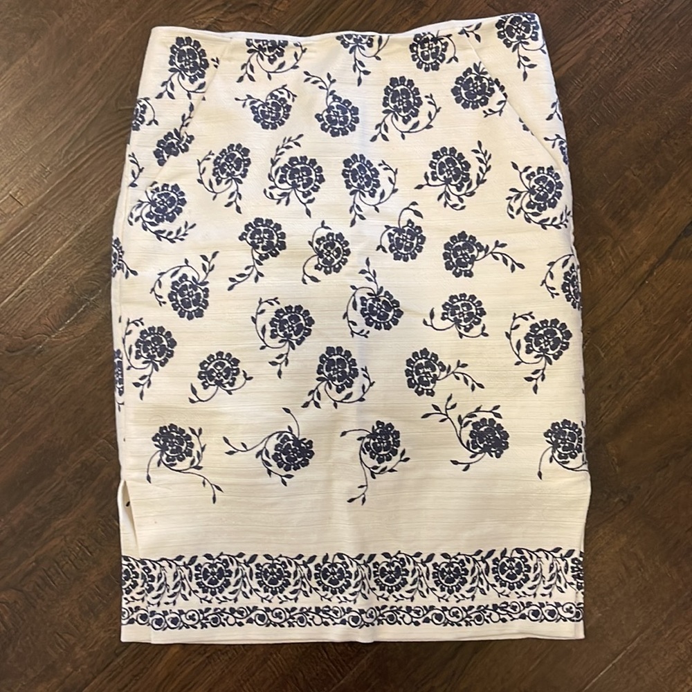 Womens Loft skirt size 2